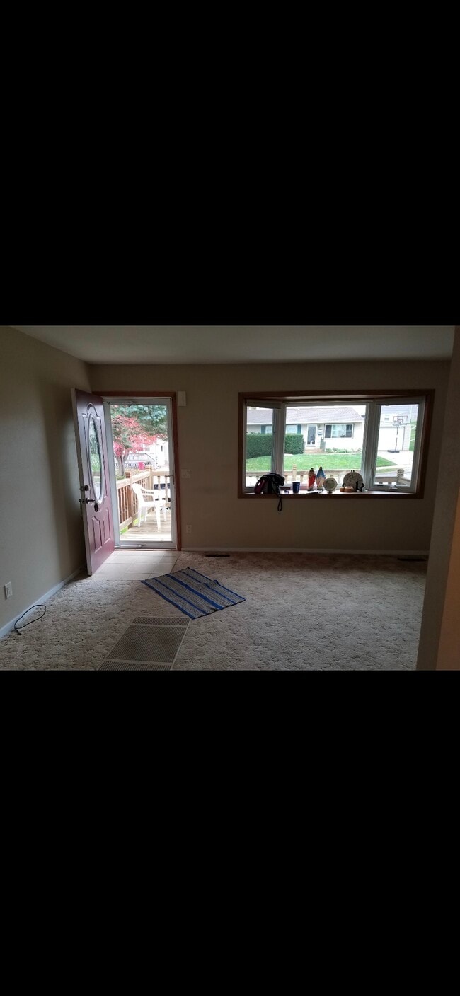 Building Photo - 2293 Trygg Dr