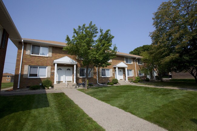 Building Photo - Brentwood Apartments