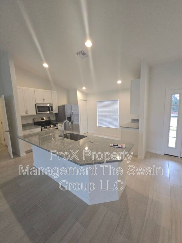 Building Photo - 4447 Mindello St