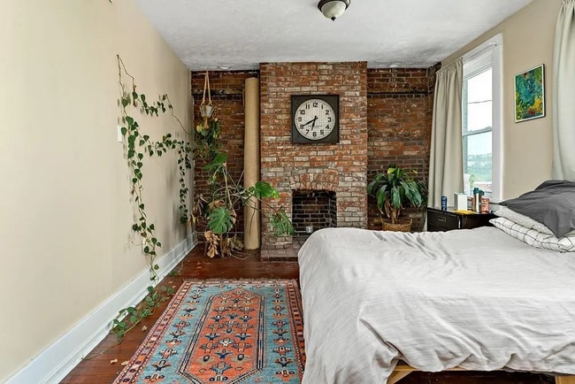 Bedroom - 250 36th St