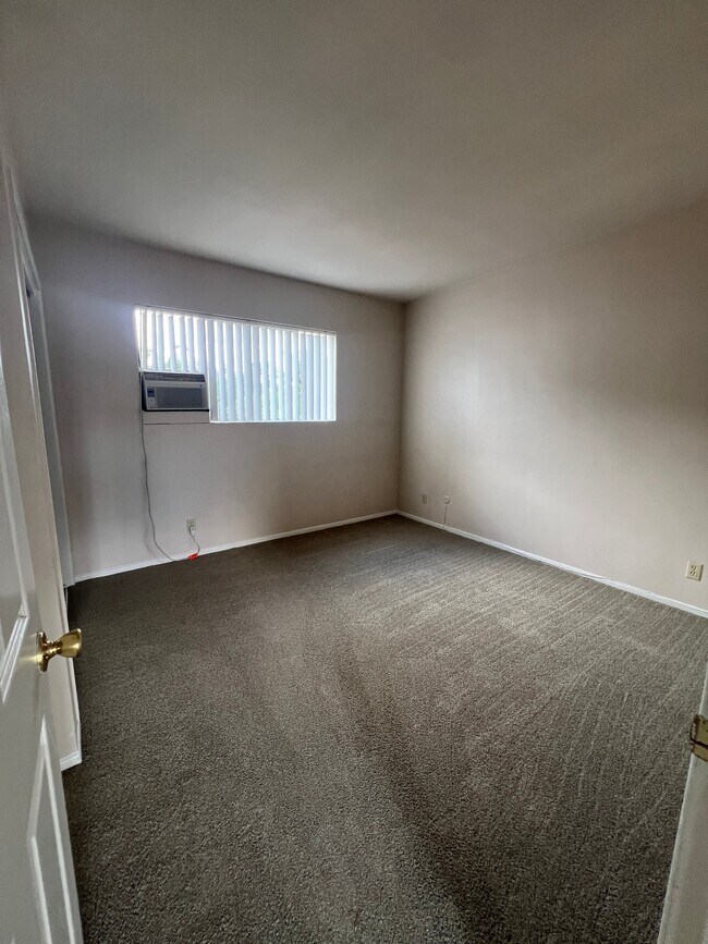 Foto del edificio - 5822 Kingman Ave