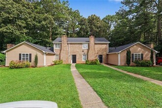 Building Photo - 2623 Dorian Dr SW