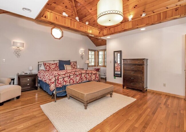 Foto del edificio - 16 Faraway Rd