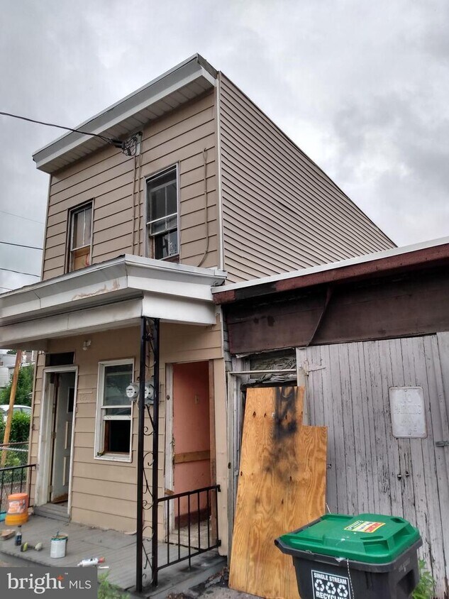 1207 E Market St, Mahanoy City, PA 17948 House Rental in Mahanoy City