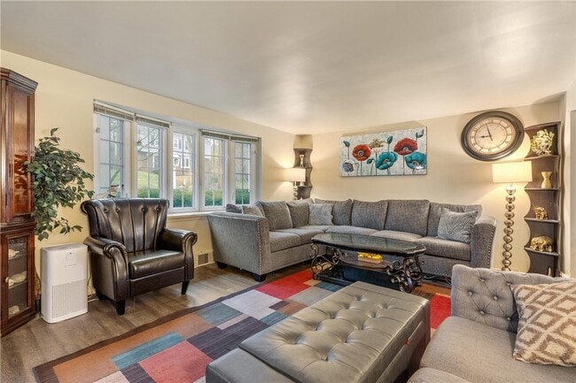 Building Photo - 485 Milbeth Dr