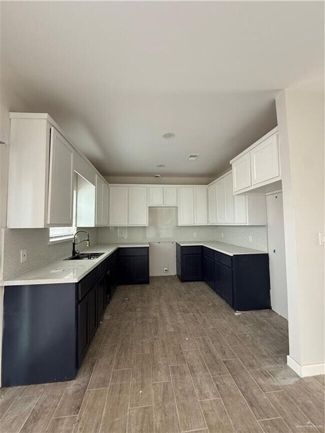 Foto del edificio - Charming 2BR Townhome in Mission