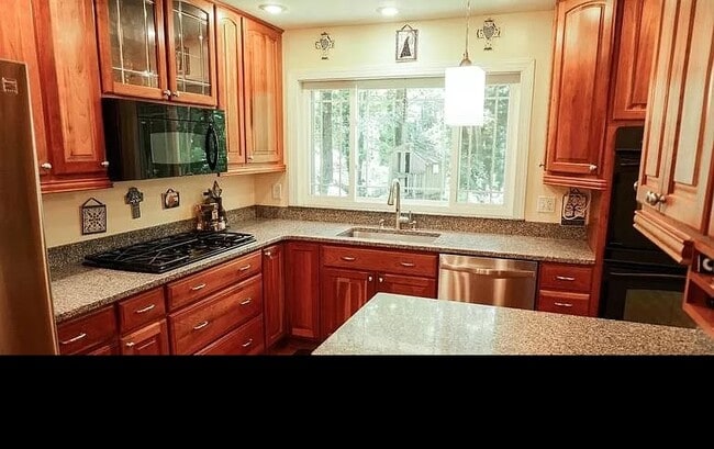 Foto del edificio - 5214 Redwing Dr