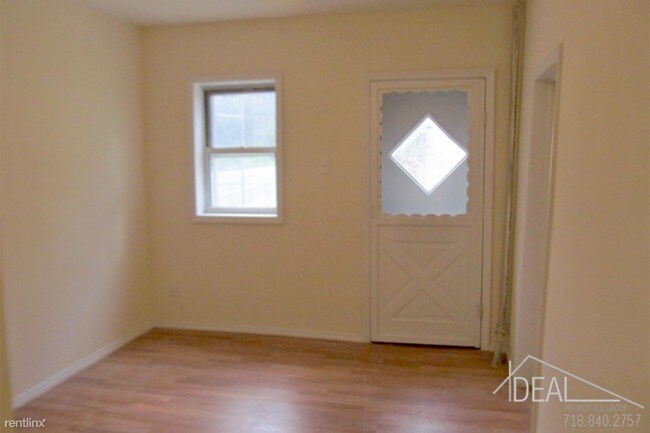 Building Photo - 315 Douglass St