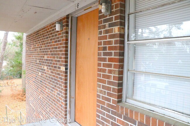 Foto del edificio - 1021 W Rowan St
