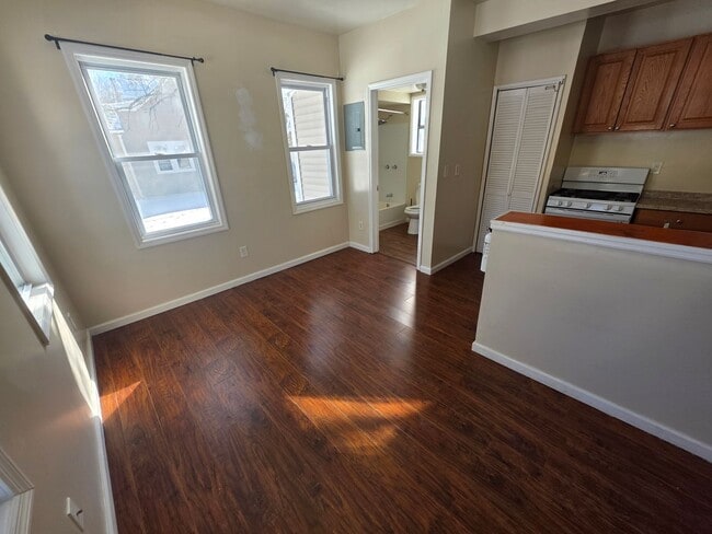 Building Photo - 2 Bedroom Apartment - Loch Sheldrake