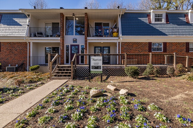 Leasing Office - Shady Creek