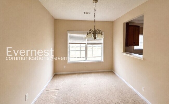Building Photo - 3 Bed, 2.5 Bath Home with Off-Street Parking / Pet-Friendly / Coming Soon!