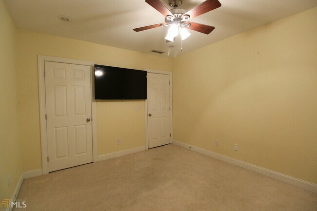 Building Photo - 4093 Pond Edge Rd SW