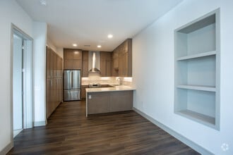 1BR, 1.5BA - 1050 SF - The Grand at the Domain