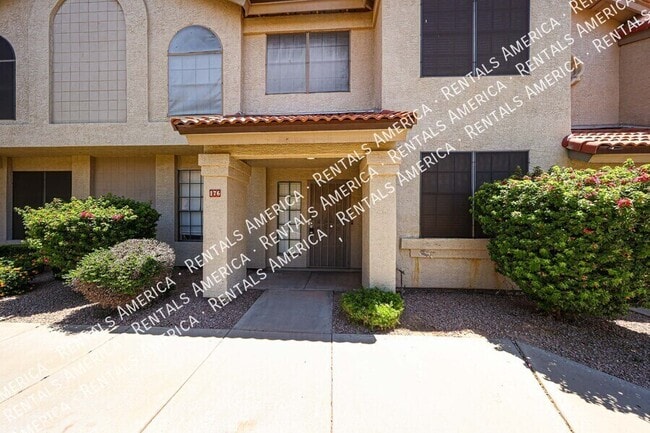 Building Photo - 3921 W Ivanhoe St
