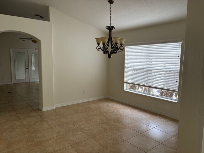 Building Photo - Gated community in quiet subdivision