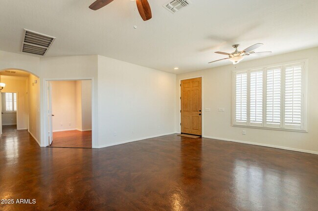 Building Photo - 888 S 165th Ln