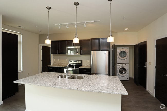 Interior Photo - Keystone on Brady