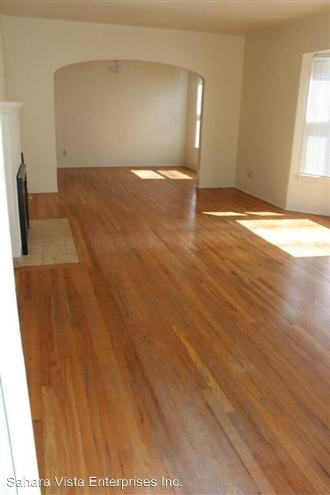 Building Photo - 2 br, 1 bath House - 209 E. Morrison St.