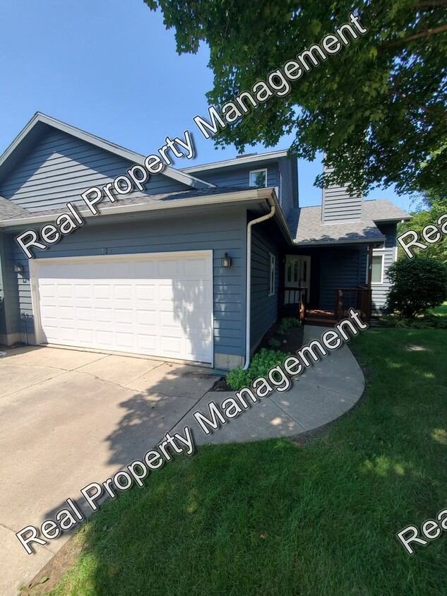 Primary Photo - Spacious Chesterton Condo