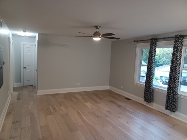 Building Photo - 317 Riverside Dr