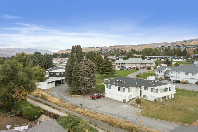 Building Photo - The Orchard on Eastmont