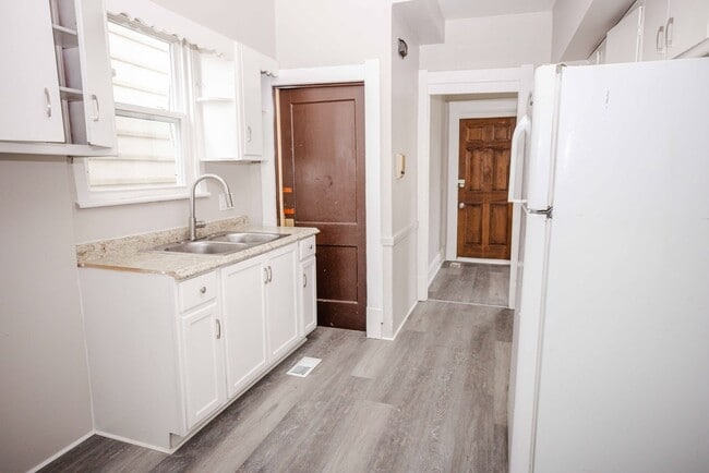 Foto del edificio - 1101 Radcliffe Dr