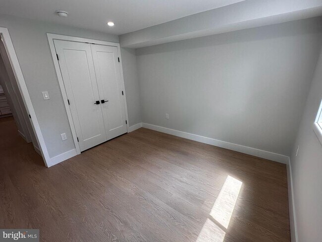 Foto del edificio - 7506 Wellesley Dr