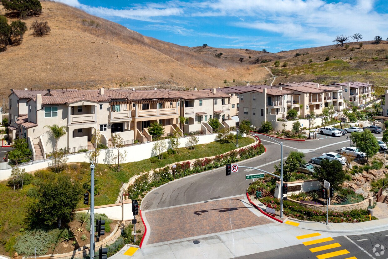 Paxton Calabasas Apartments in Calabasas, CA Westside Rentals