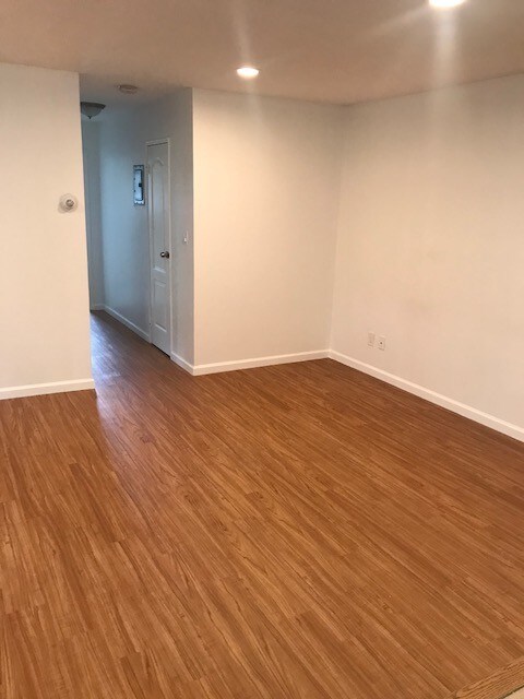 Photo - 1 Hemlock Dr Townhome