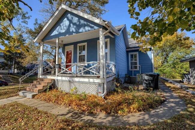 Building Photo - Cozy 1 Bedroom Bungalow!!