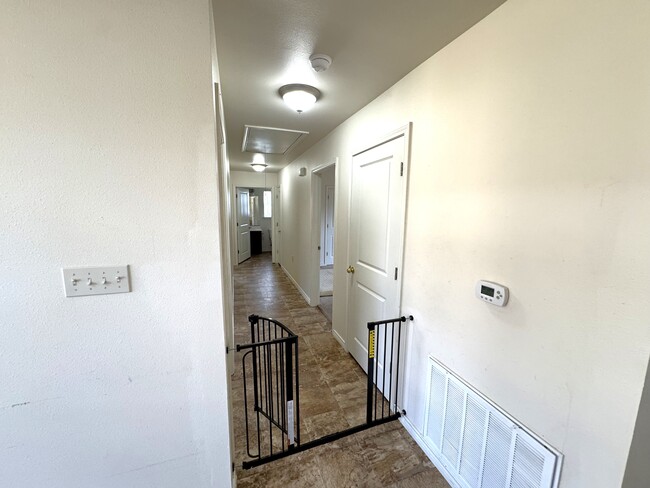 Building Photo - 108 Myra Ln