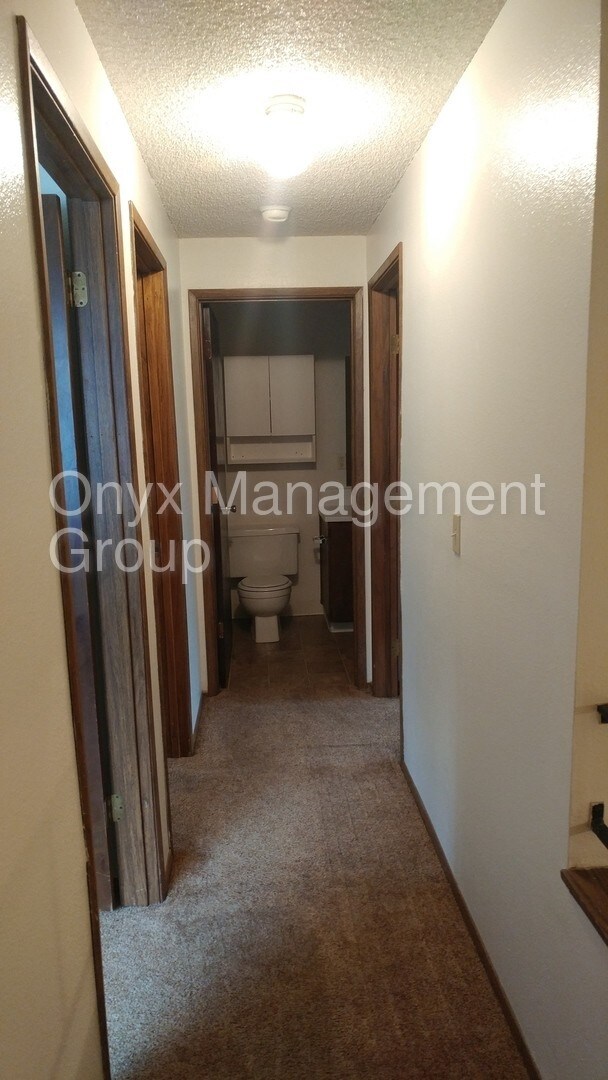 Building Photo - 4462 SW Stoddard Dr