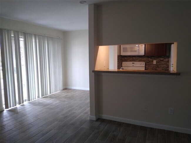 Foto del edificio - 9350 Country Creek St