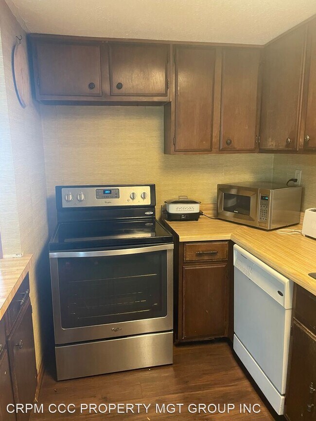Building Photo - 3 br, 1 bath House - 5817 S. Lagoon Dr