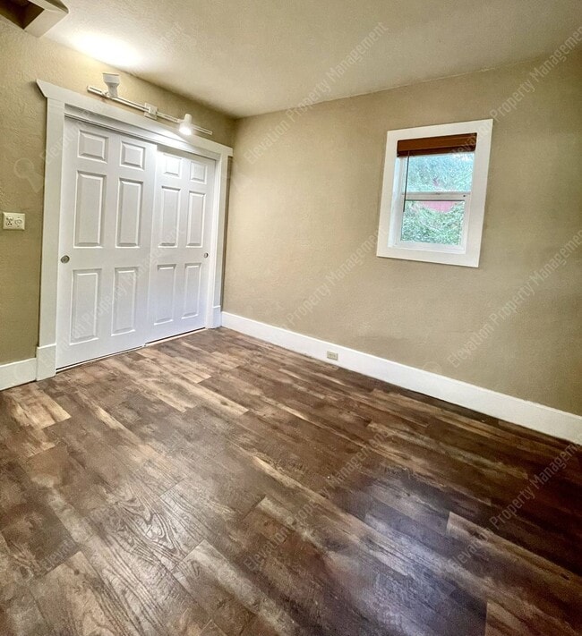 Building Photo - Super charming 2 BR cottage on the westsid...