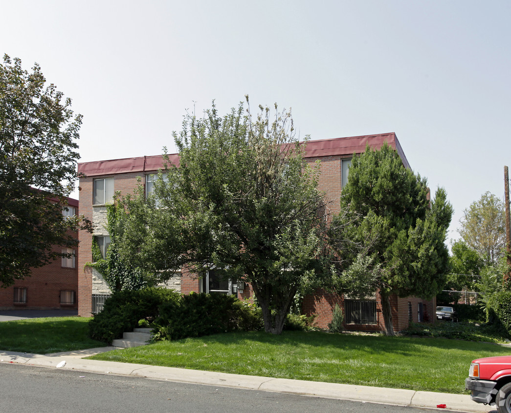 Primary Photo - 1355 Moline St