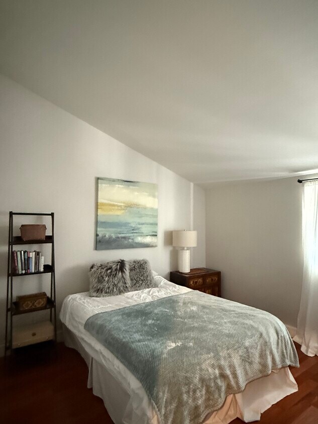 Foto del edificio - 2474 S Centinela Ave