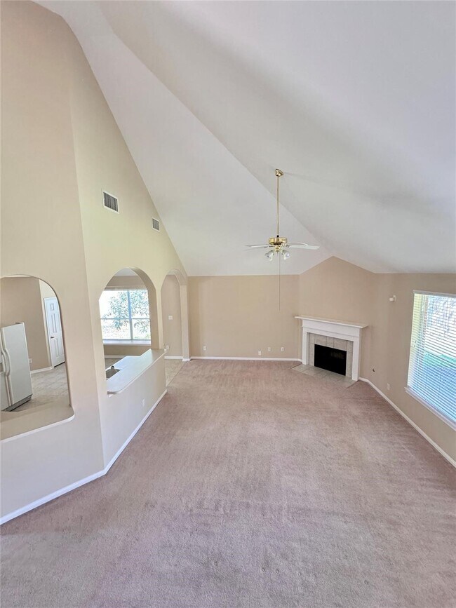Building Photo - 3318 Cotswald Trail