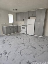 Building Photo - 1317 Ahiahi St