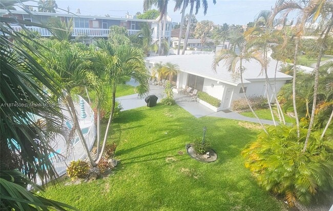 Building Photo - 141 NE 10th Ave