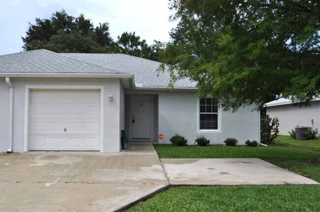 Foto del edificio - Leigh High Woods Duplex, Side B