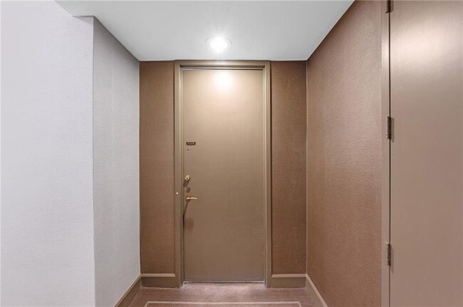 Foto del edificio - 2575 Peachtree Rd NE