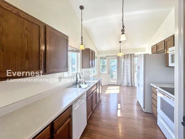 Foto del edificio - 6961 Lost Springs Dr