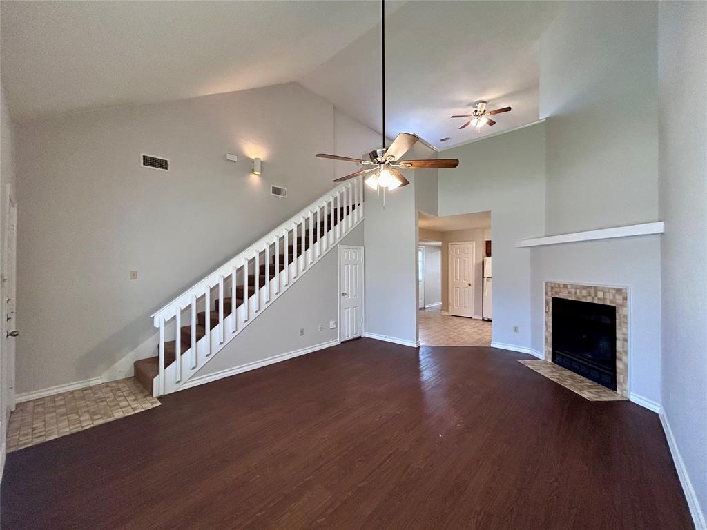 Foto principal - 801 Valley View Dr
