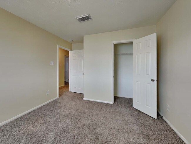 Foto del edificio - 20115 Goldlake Dr