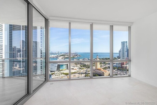 Foto del edificio - 851 NE 1st Ave