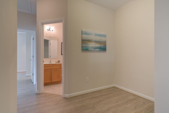 Foto del edificio - 1614 Whipple Drive