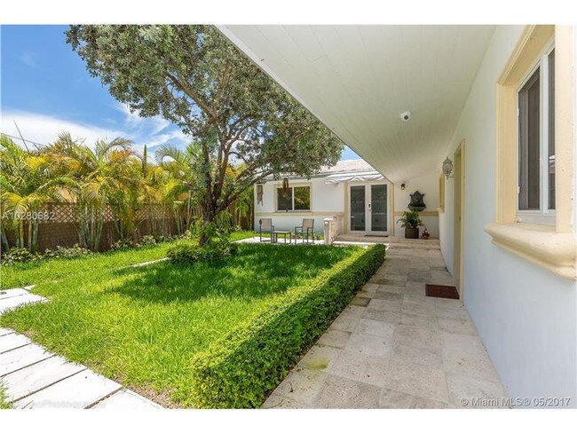 Building Photo - 7620 Bayside Ln