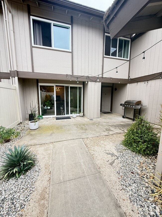 Building Photo - 11403 Matinal Cir
